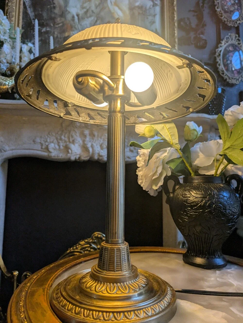 Vintage MCM/Art Deco Gold Floral Frosted Glass 2 Lights Metal Table Accent Lamp